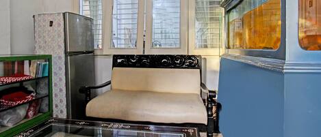 Área de estar no saguão