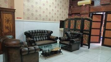 Phòng Suite dành cho gia đình | Bàn, truy cập Internet không dây miễn phí, bộ trải giường