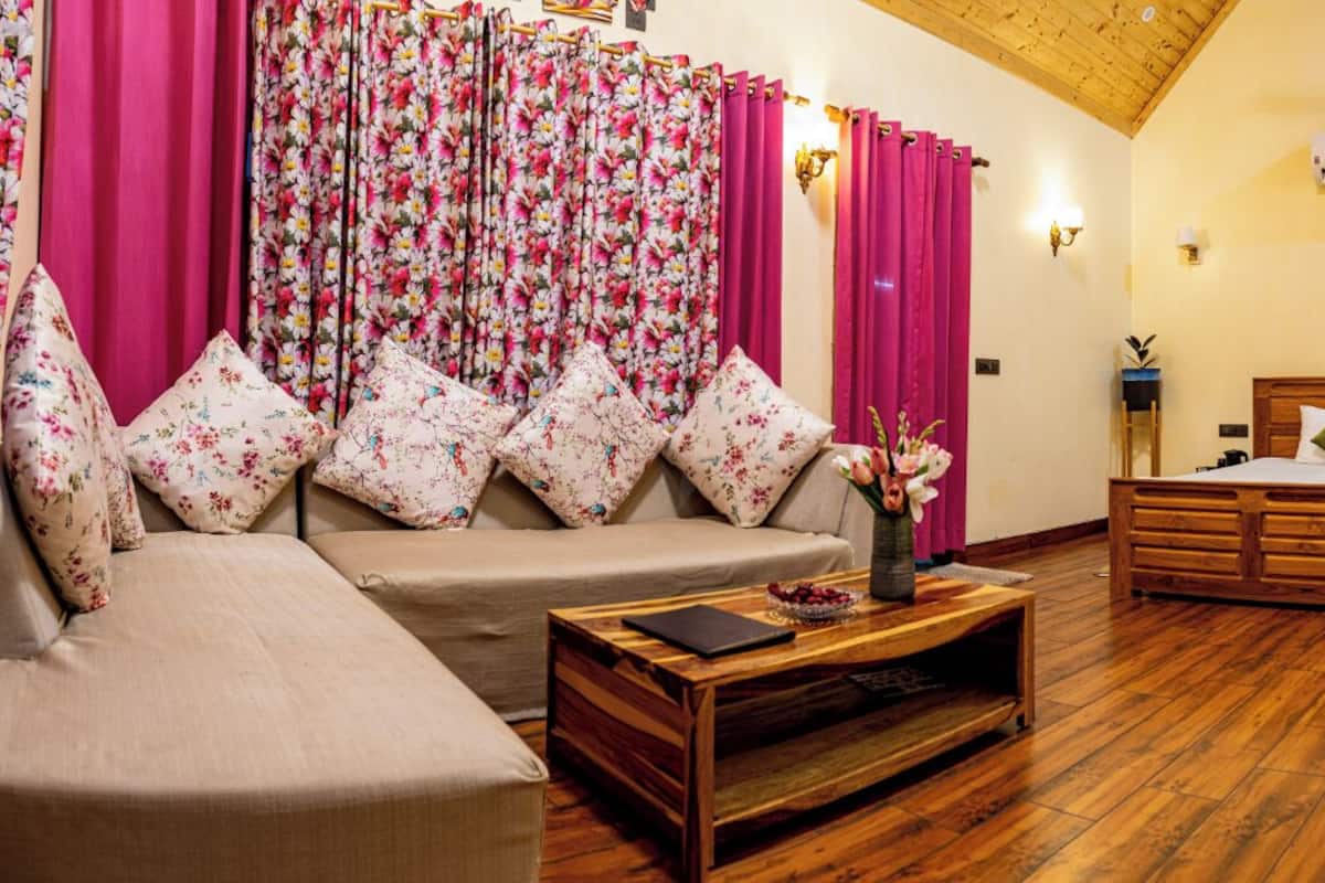 Valley View Rustic Cottage With Private Sitout | Egyptian cotton sheets, premium bedding, minibar, individually decorated