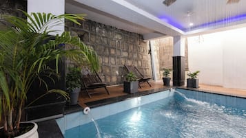 Private pool