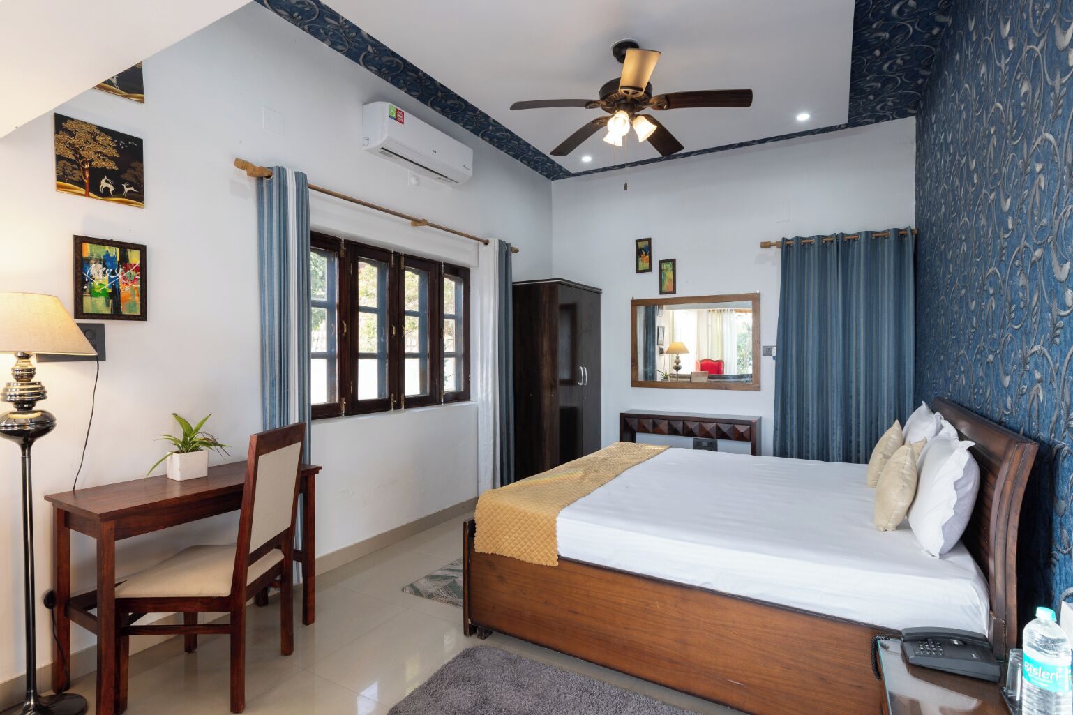 Egyptian cotton sheets, premium bedding, minibar, individually decorated