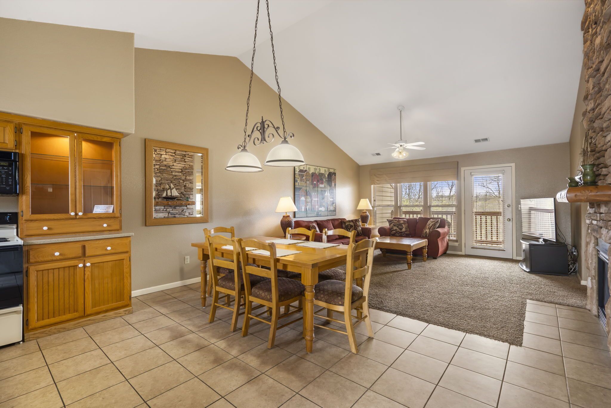 Connecting Condo and Suite in a Peaceful Gated-Community near SDC