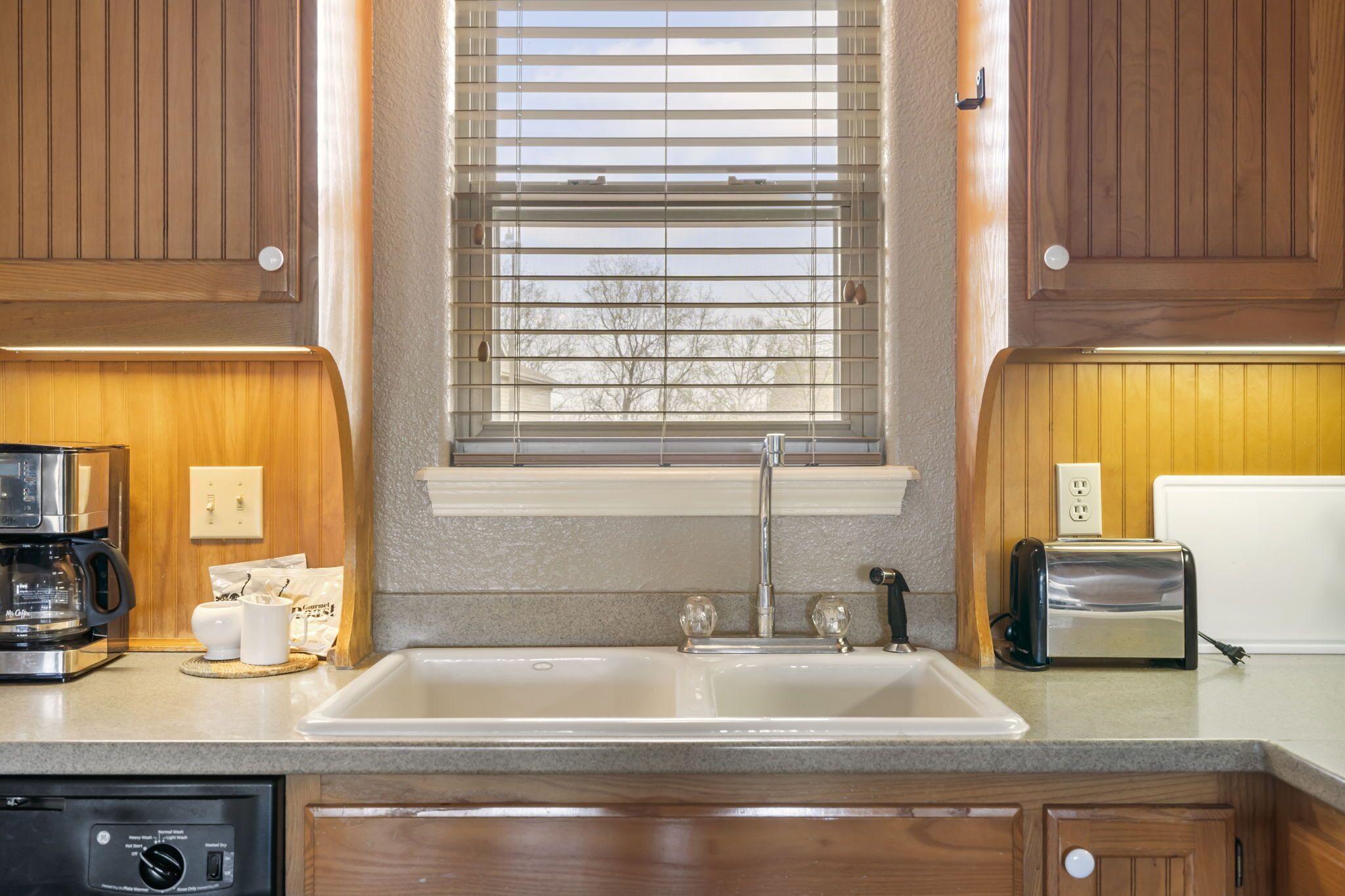 Connecting Condo and Suite in a Peaceful Gated-Community near SDC