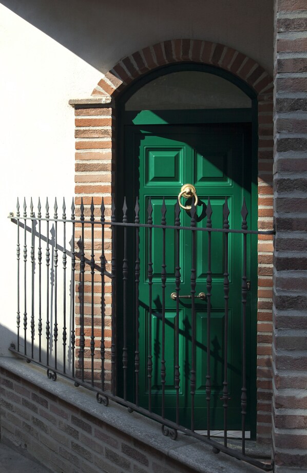 Exterior detail - Wonderful House in the Center of Barbaresco (Barbaresco)
