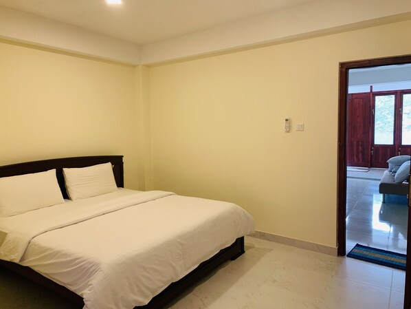 Comfort Double Room | Iron/ironing board