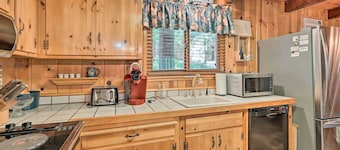 Comfortable Mi-wuk Village Cabin: Hike & Ski!