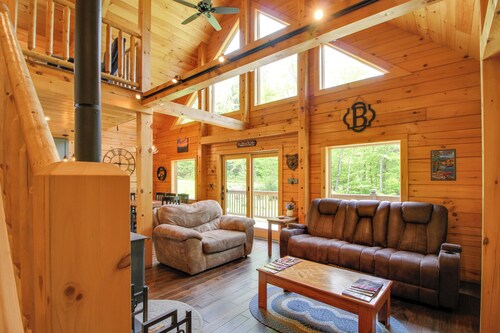 Londonderry Chalet w/ Deck, Fire Pit & Views!