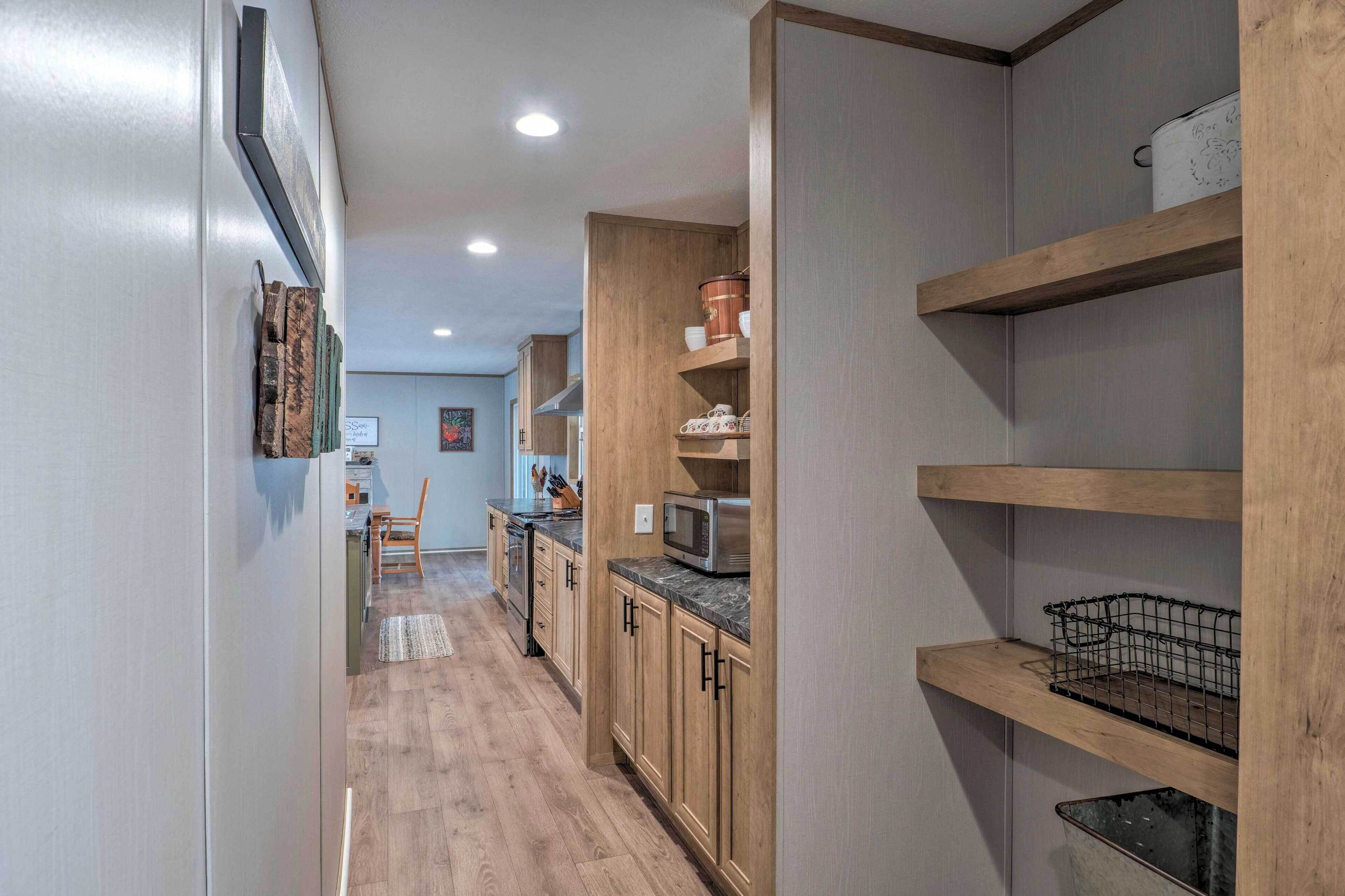 House (5 Bedrooms) | Interior