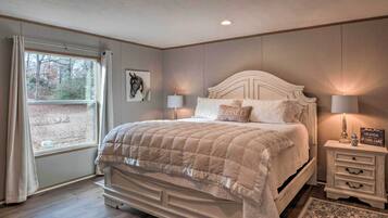 House (5 Bedrooms) | Interior