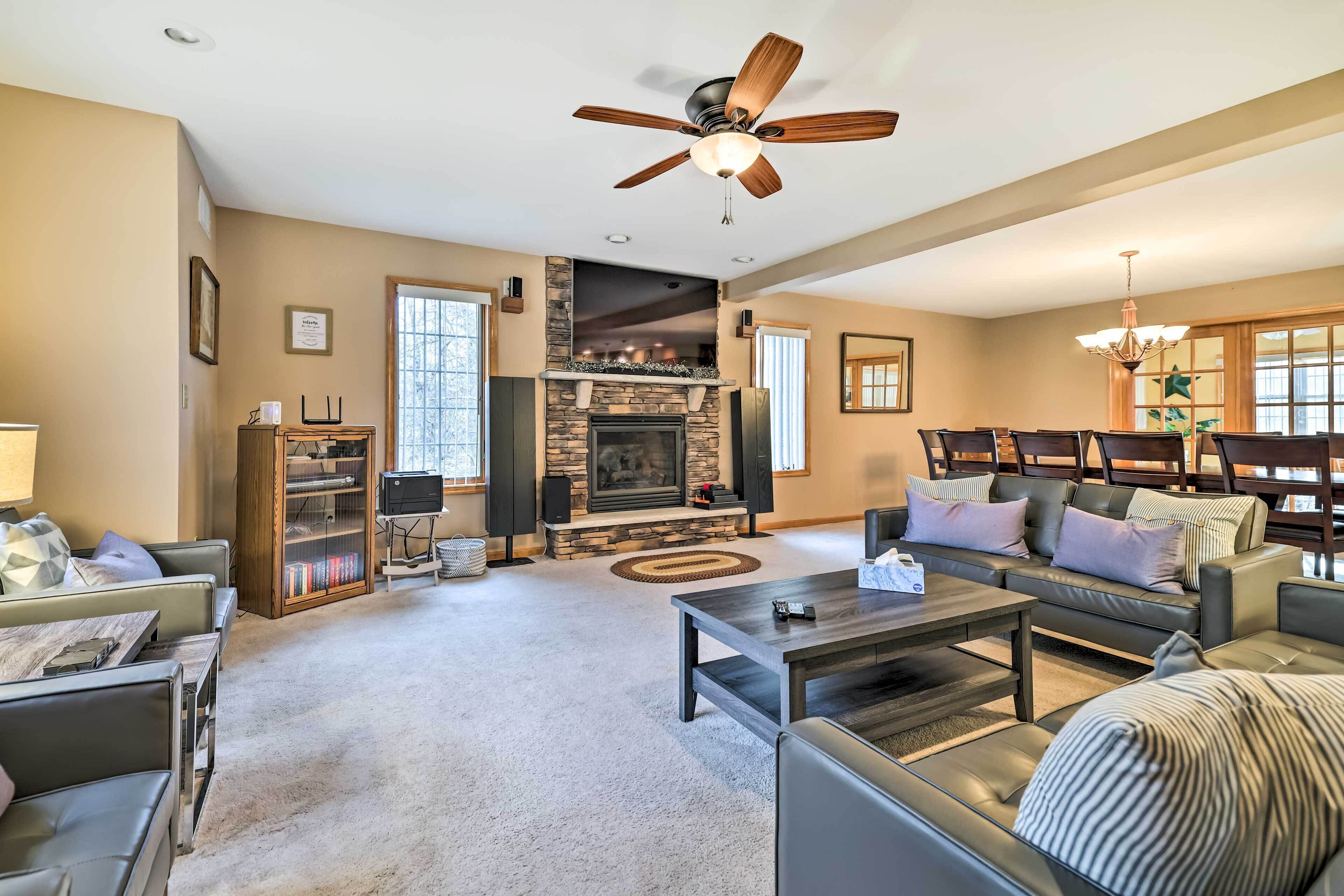 Albrightsville Home w/ Hot Tub + Lake Access!