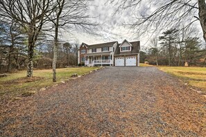 Interior - Hot Tub, Lake Access: Spacious Poconos Getaway! (Albrightsville)