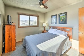 Apartment (2 Bedrooms) | Interior - Mtn-view Condo ~ 3 Mi to Dtwn Steamboat Springs! (Steamboat Springs)