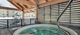 Mtn-view Condo ~ 3 Mi to Dtwn Steamboat Springs!