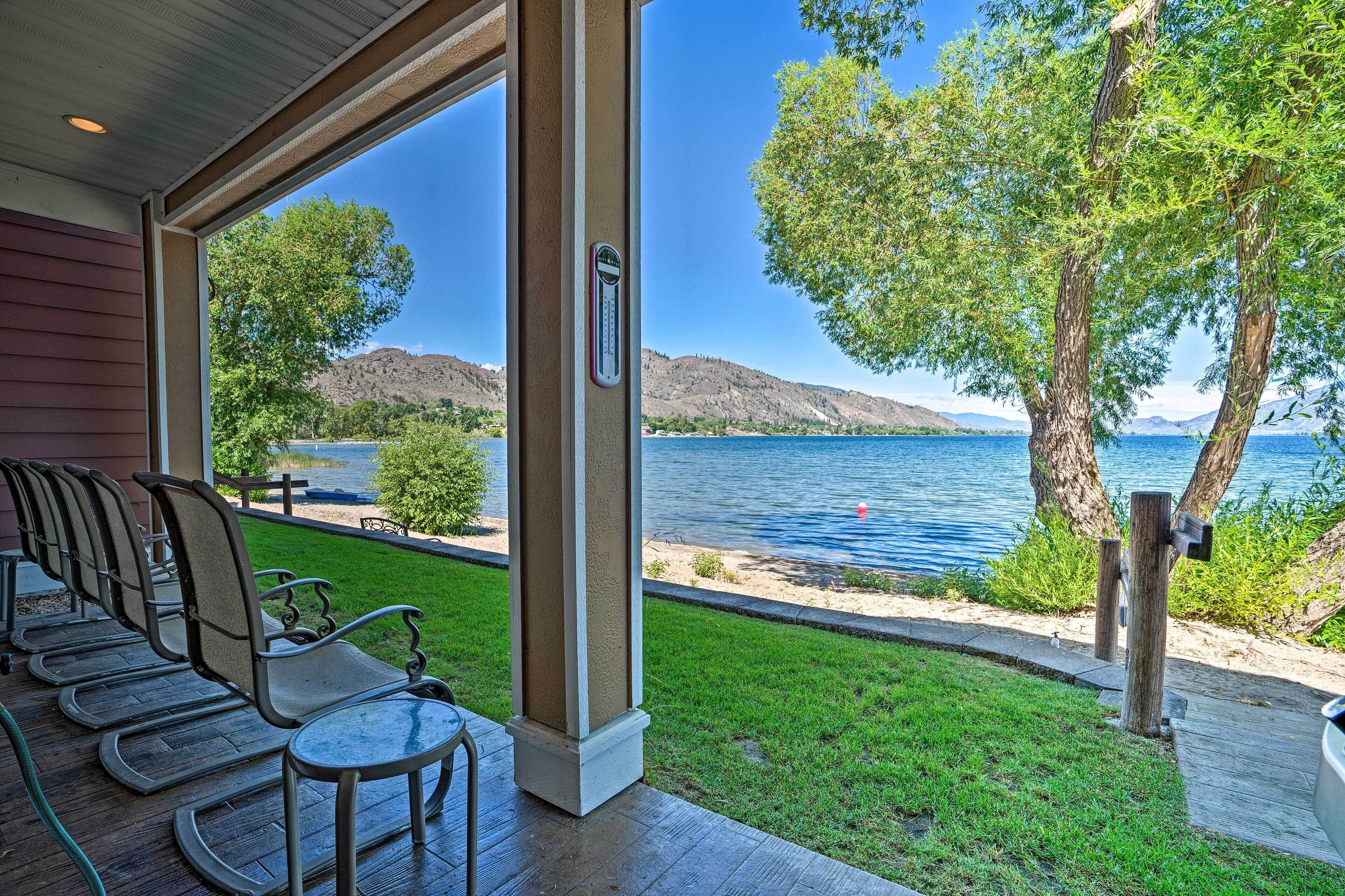 Lakefront Resort Townhome With Gas Grill & Kayaks!