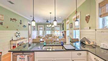 House (3 Bedrooms) | Interior