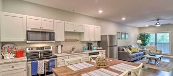 Dtwn Bull Shoals Condo: 1 Mi to Lake Access!