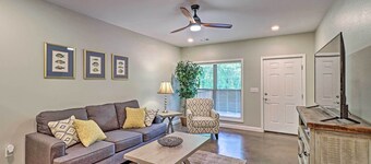Dtwn Bull Shoals Condo: 1 Mi to Lake Access!