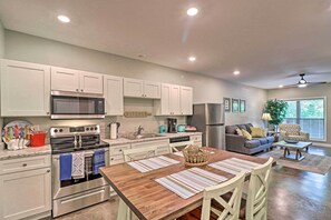 Apartment (1 Bedroom) | Interior - Dtwn Bull Shoals Condo: 1 Mi to Lake Access! (Bull Shoals)