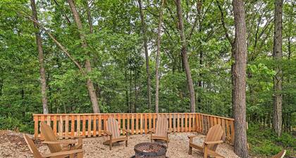 Dtwn Bull Shoals Condo: 1 Mi to Lake Access!
