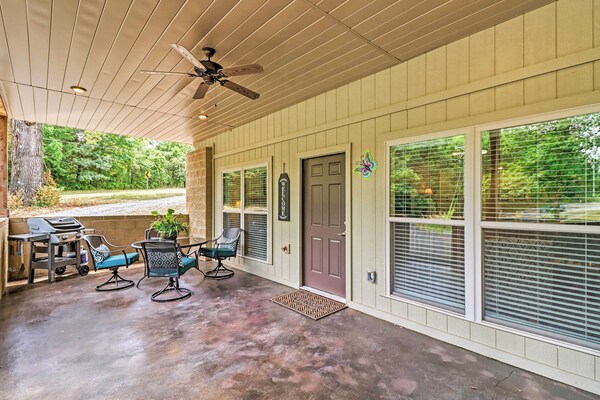 Dtwn Bull Shoals Condo: 1 Mi To Lake Access! - Bull Shoals, AR