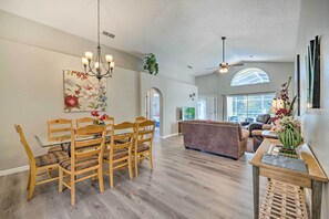 ハウス (4 Bedrooms) | 客室内のダイニングエリア