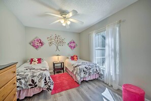 Maison (4 Bedrooms) | 4 chambres, fer et planche à repasser, lit de bébé (gratuit)