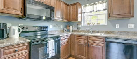 House (3 Bedrooms) | Interior