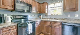 2 Mi to Douglas Lake, Boat Ramp: White Pine Home!