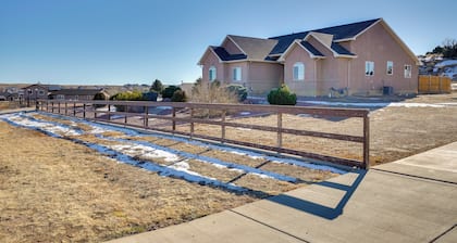 Pueblo 'five Star Pikes Peak View' Home w/ Hot Tub