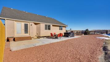 House (3 Bedrooms) | Interior