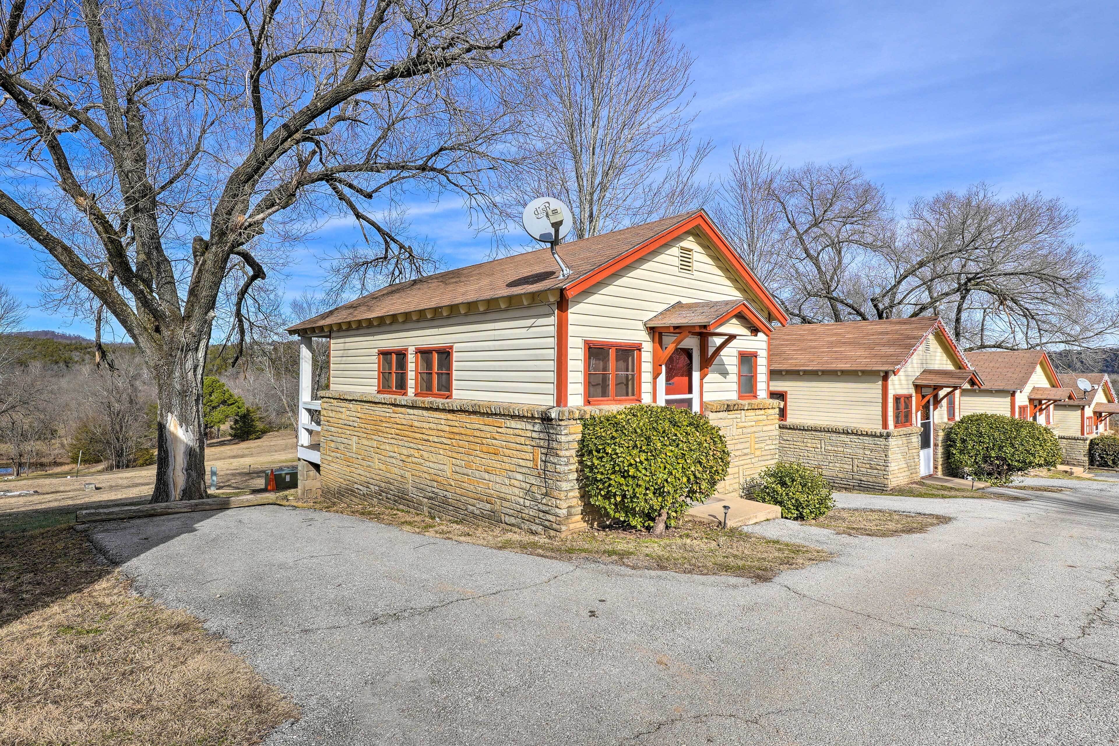 Pet-friendly Couple's Cabin in Eureka Springs