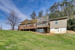 House (3 Bedrooms) | Interior - 4 Mi to Dollywood! Smokies Basecamp w/ Yard (Sevierville)