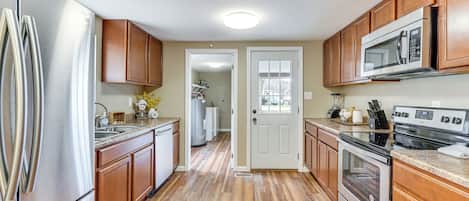 House (3 Bedrooms) | Interior