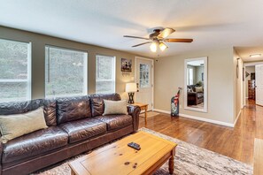 House (3 Bedrooms) | Interior - 4 Mi to Dollywood! Smokies Basecamp w/ Yard (Sevierville)