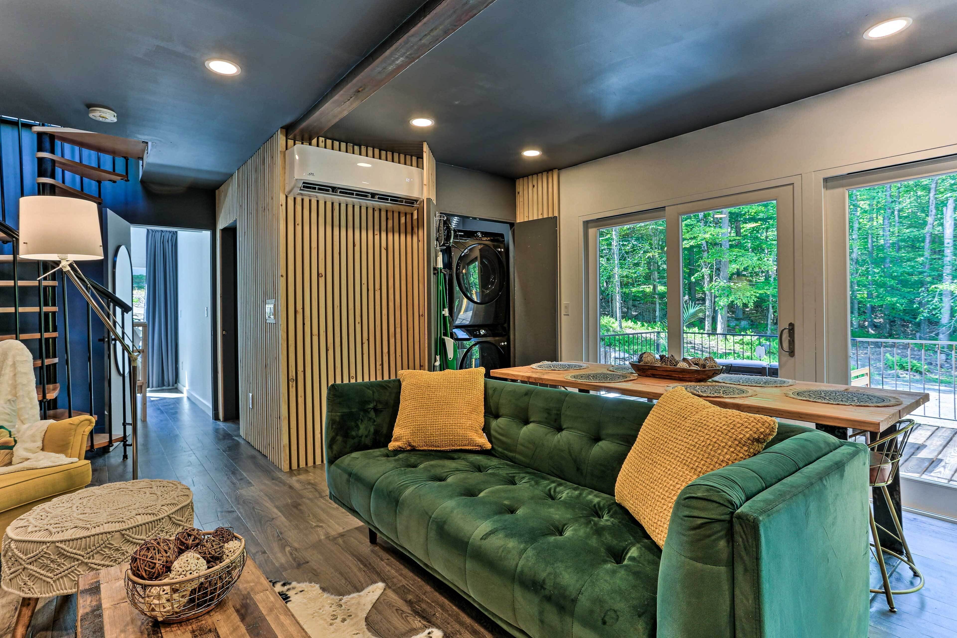 Luxe & Modern Container Home w/ Outdoor Spa!