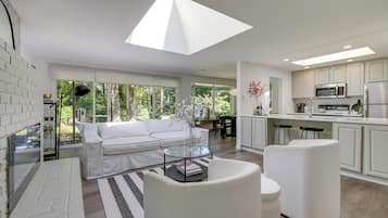 House (4 Bedrooms) | Front of property