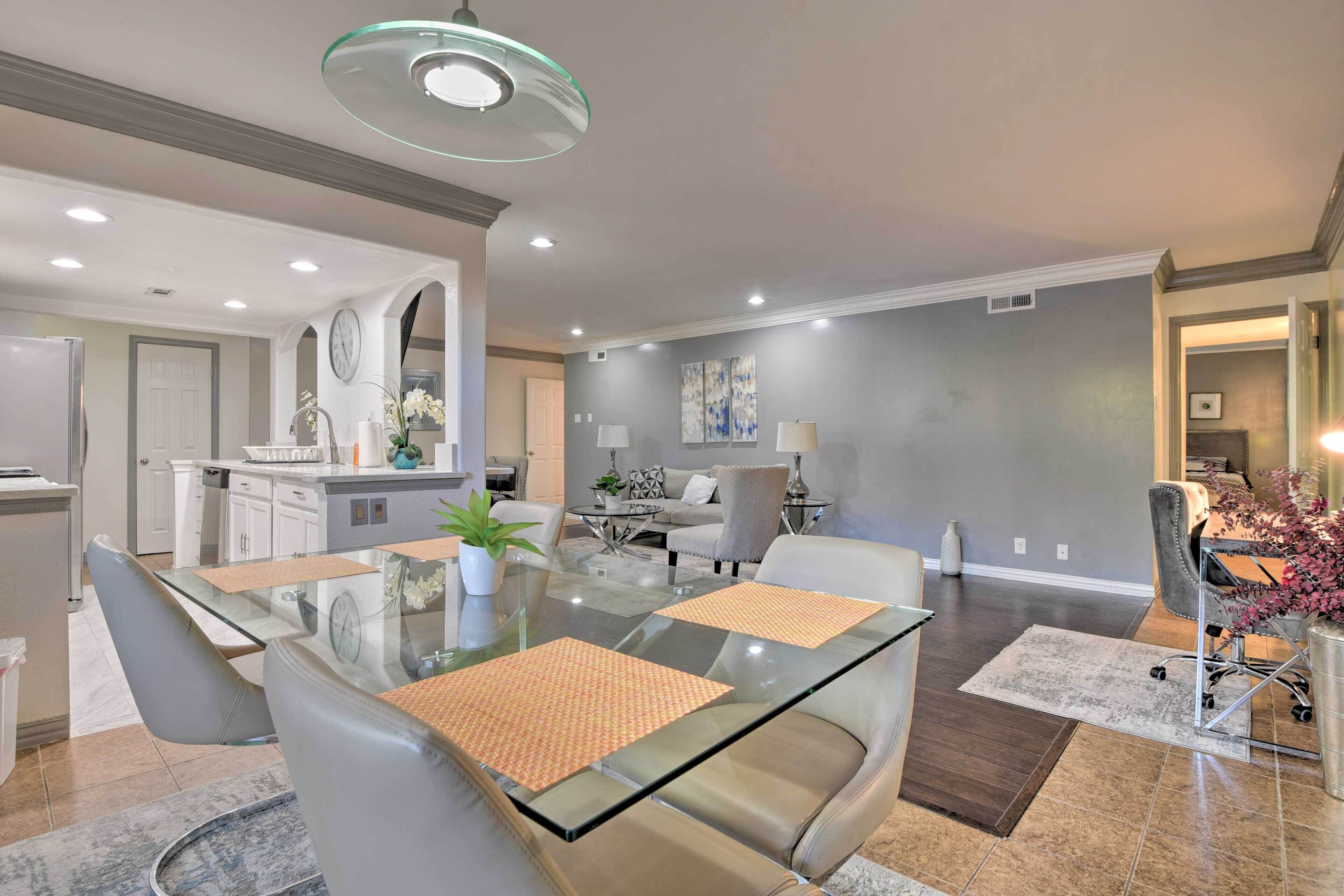 Grand Prairie Condo w/ Community Pool Access!