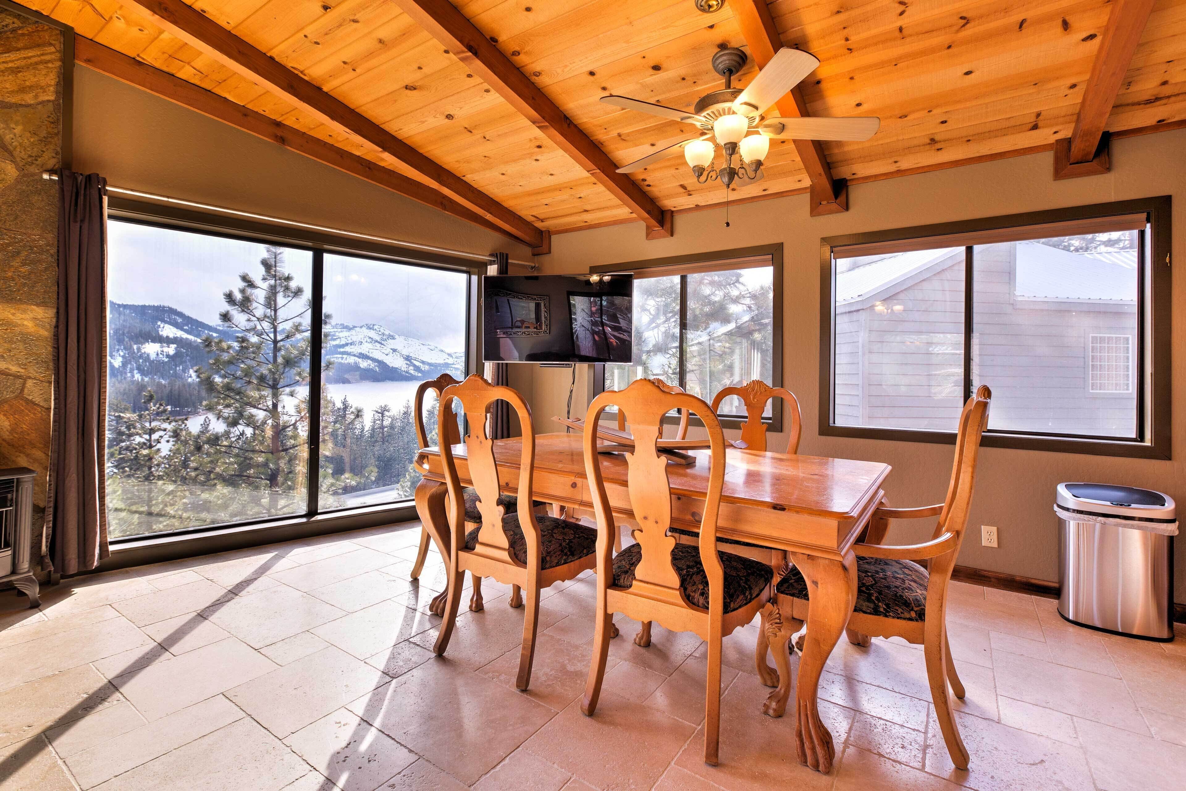 Gorgeous Updated Cabin; Panoramic Donner Lake View