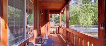 Near Hikes: Arnold Cabin w/ EV Charger & Fire Pit