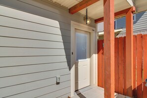 Apartment (0 Bedroom) | Interior - Gunnison Studio w/ Shuttle: 30 Mi to Crested Butte (Gunnison)
