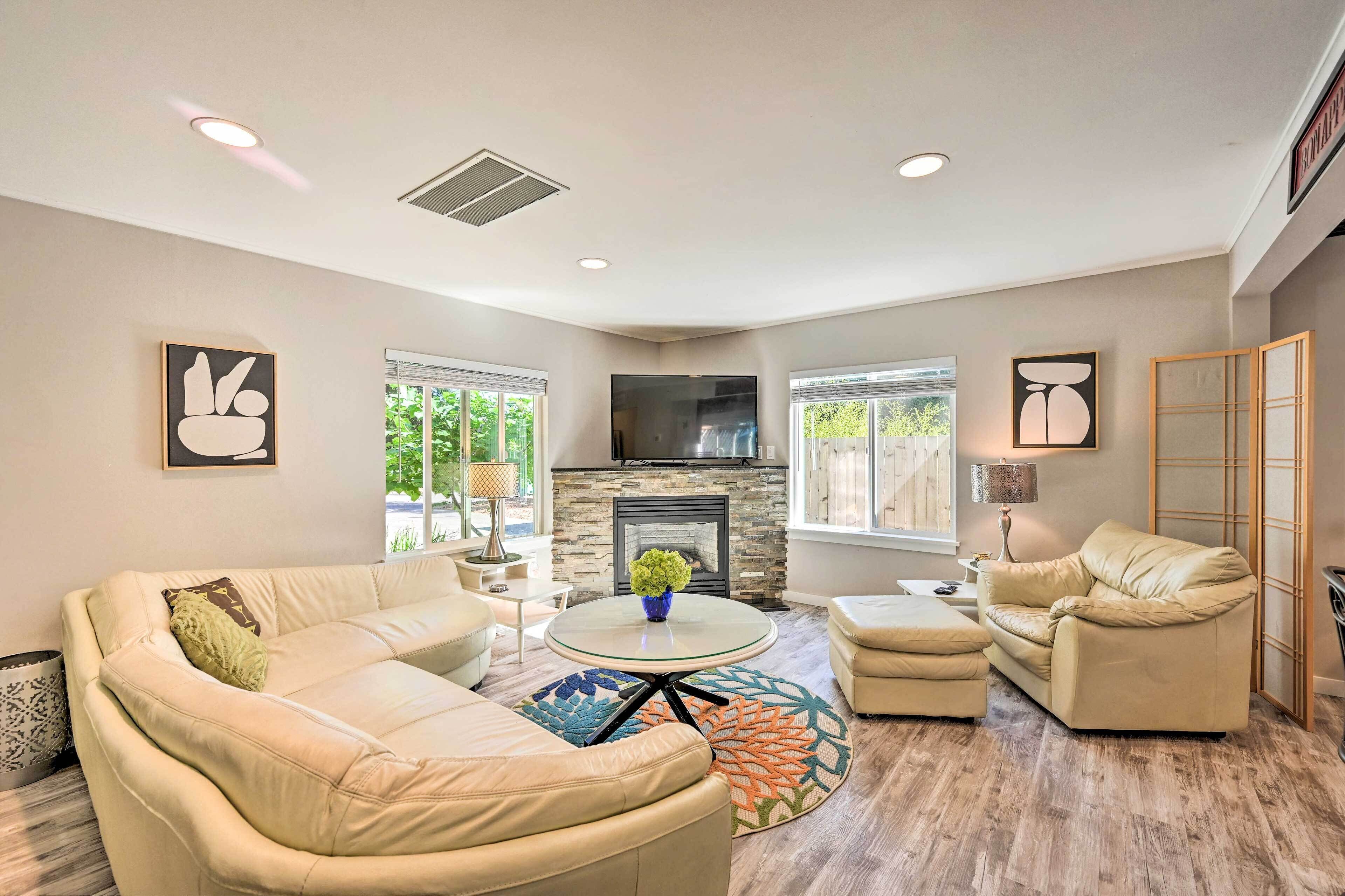 Family-friendly Kirkland Home ~ 1 Mi to Dtwn!