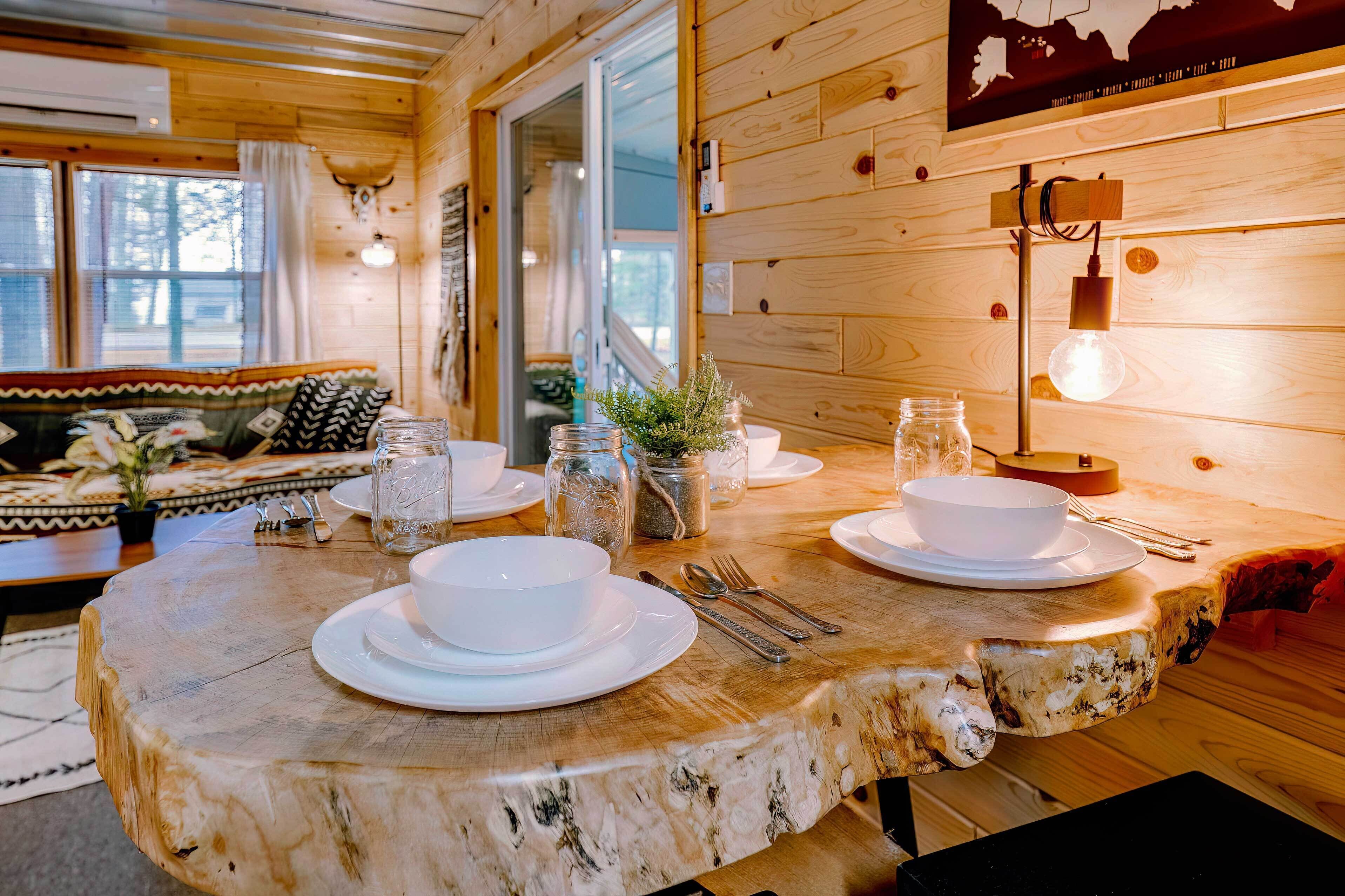 Idyllic 'finn's Retreat' - Walk to Lake Huron