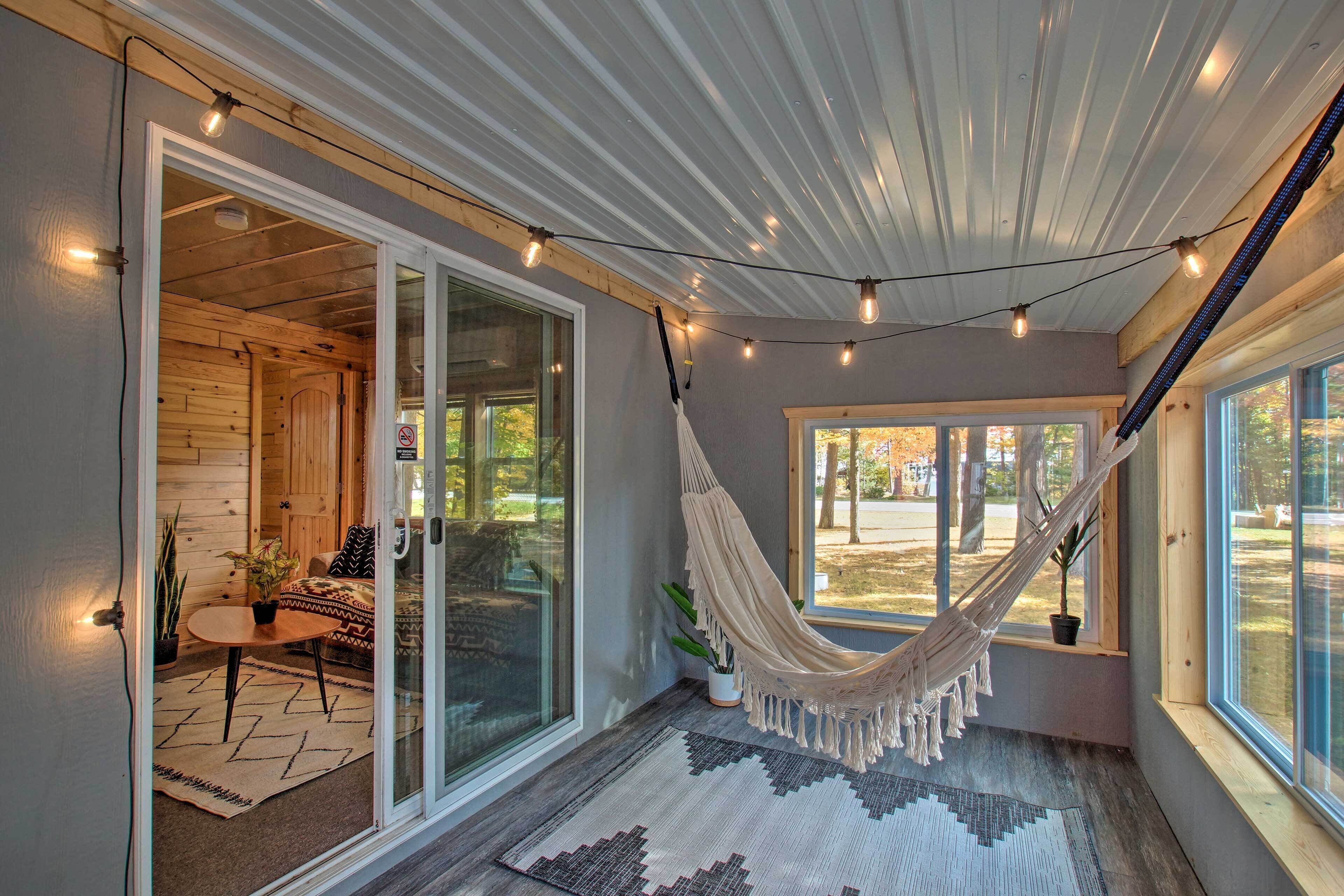 Idyllic 'finn's Retreat' - Walk to Lake Huron