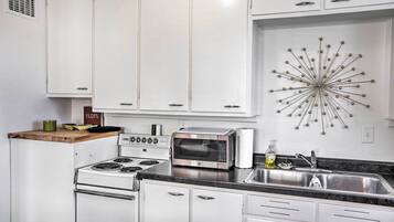 Apartment (1 Bedroom) | Interior