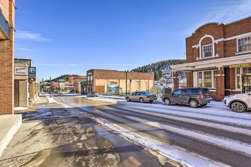 Convenient Lead Vacation Rental!