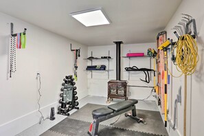 Fitness facility - Luxe Home w/ Backyard Oasis ~ 1 Mi to Midtown (Reno)