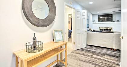 Cedar Creek Lake Home: Private Dock & Hot Tub