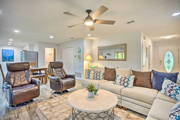 House (4 Bedrooms) | Interior - Cedar Creek Lake Home: Private Dock & Hot Tub (Mabank)