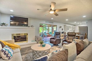 House (4 Bedrooms) | Front of property