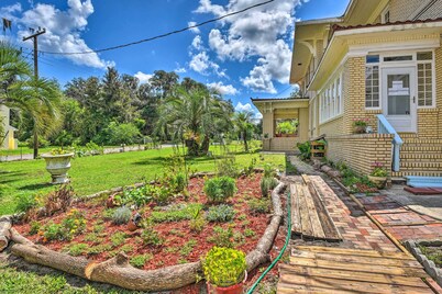 Historic Crescent City Studio - Lakefront w/ Dock!
